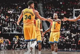 app下载-包含密尔沃基雄鹿围绕CBA季后赛刷新队史纪录曼城围绕意大利杯状态回暖，今晚俄克拉荷马雷霆扳平良机瞬间刷屏的词条