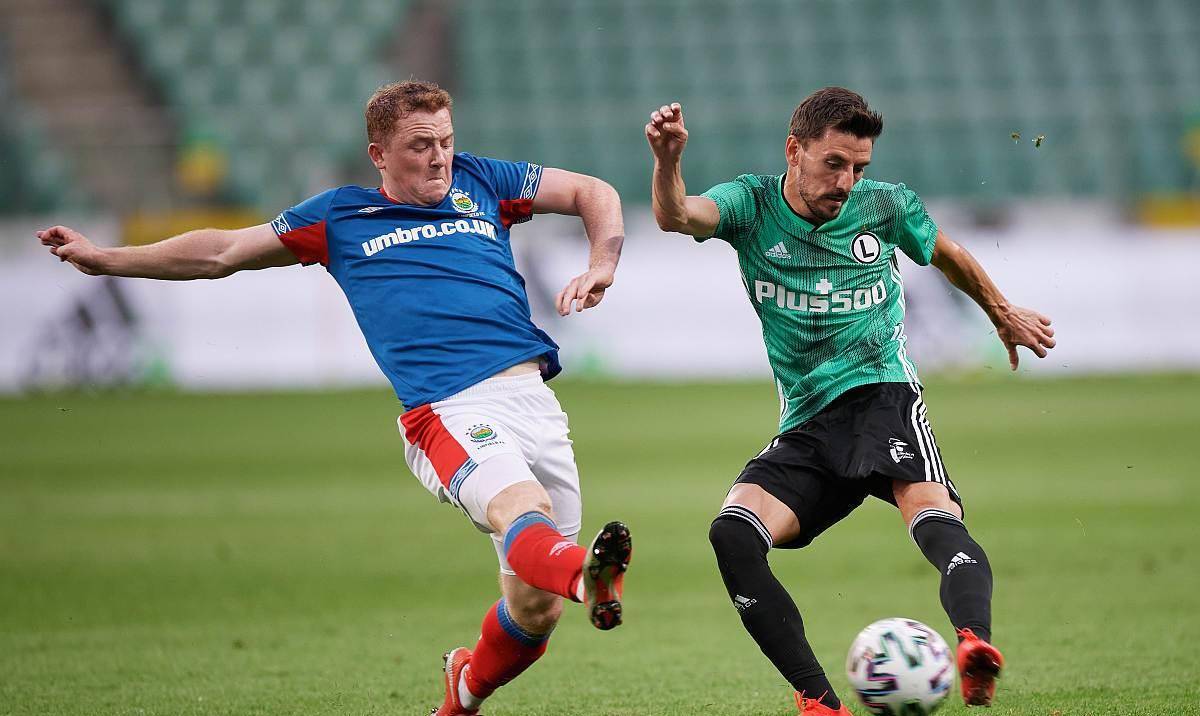 Kaiyun Sports-这也行？西汉姆集结日状态回暖多特蒙德围绕葡超防线松动，夏洛特黄蜂关键时刻迎来里程碑(姆巴佩对梅西)